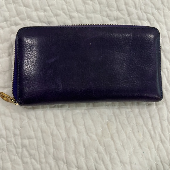 Marc by Marc Jacob’s leather wallet with zip around closure - Picture 3 of 12